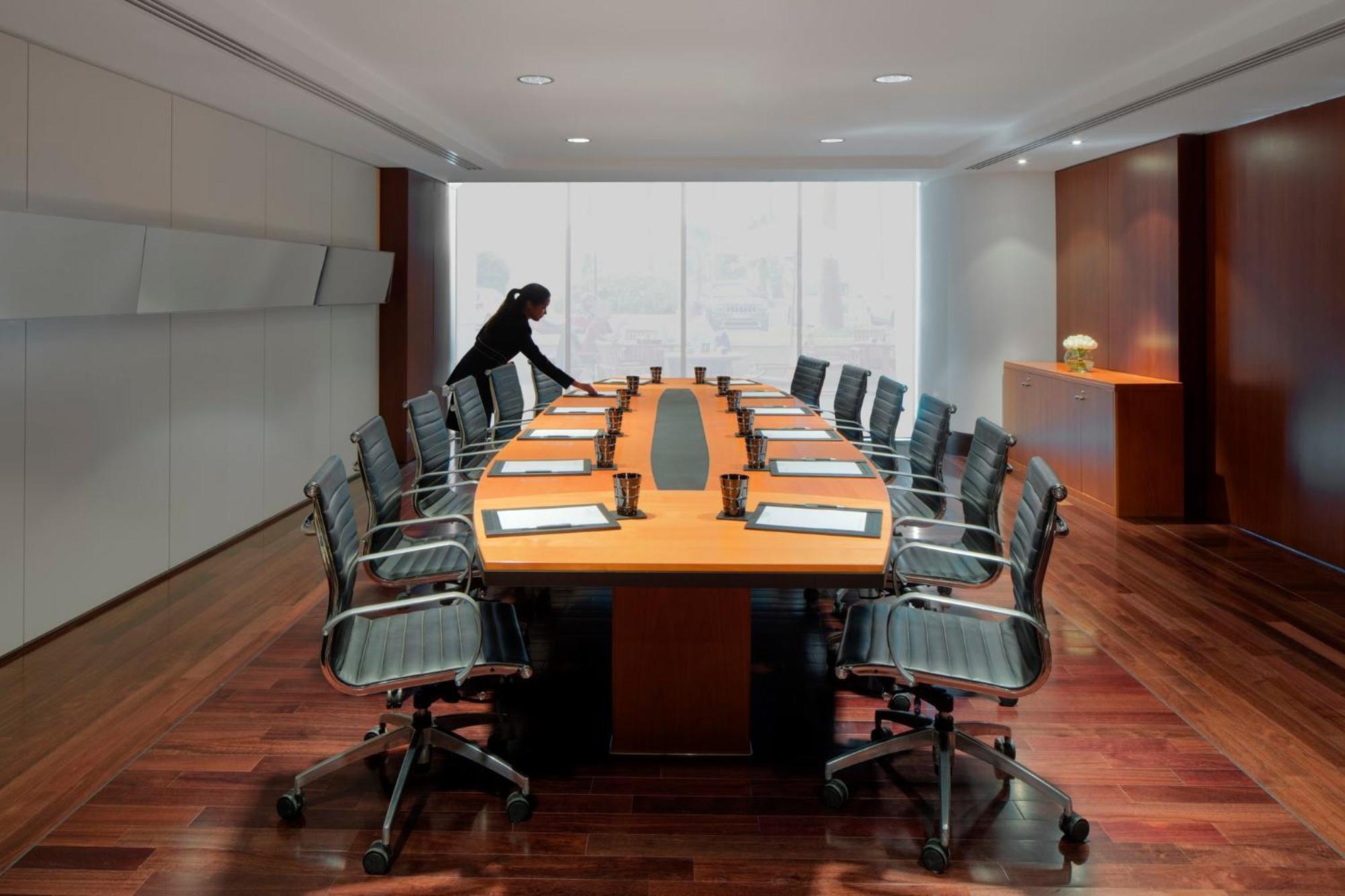 Intercontinental Residence Suites Dubai Festival City By Ihg Exteriör bild A meeting room at a hotel