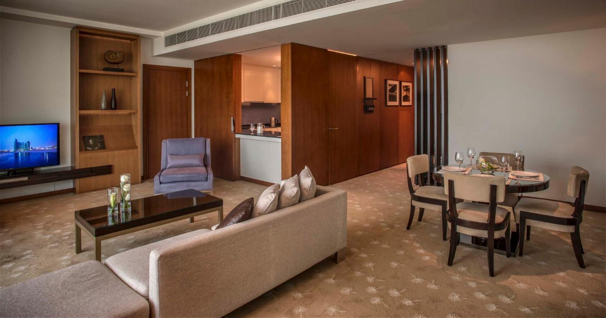 Intercontinental Residence Suites Dubai Festival City By Ihg Exteriör bild A suite at the Ritz-Carlton, DIFC
