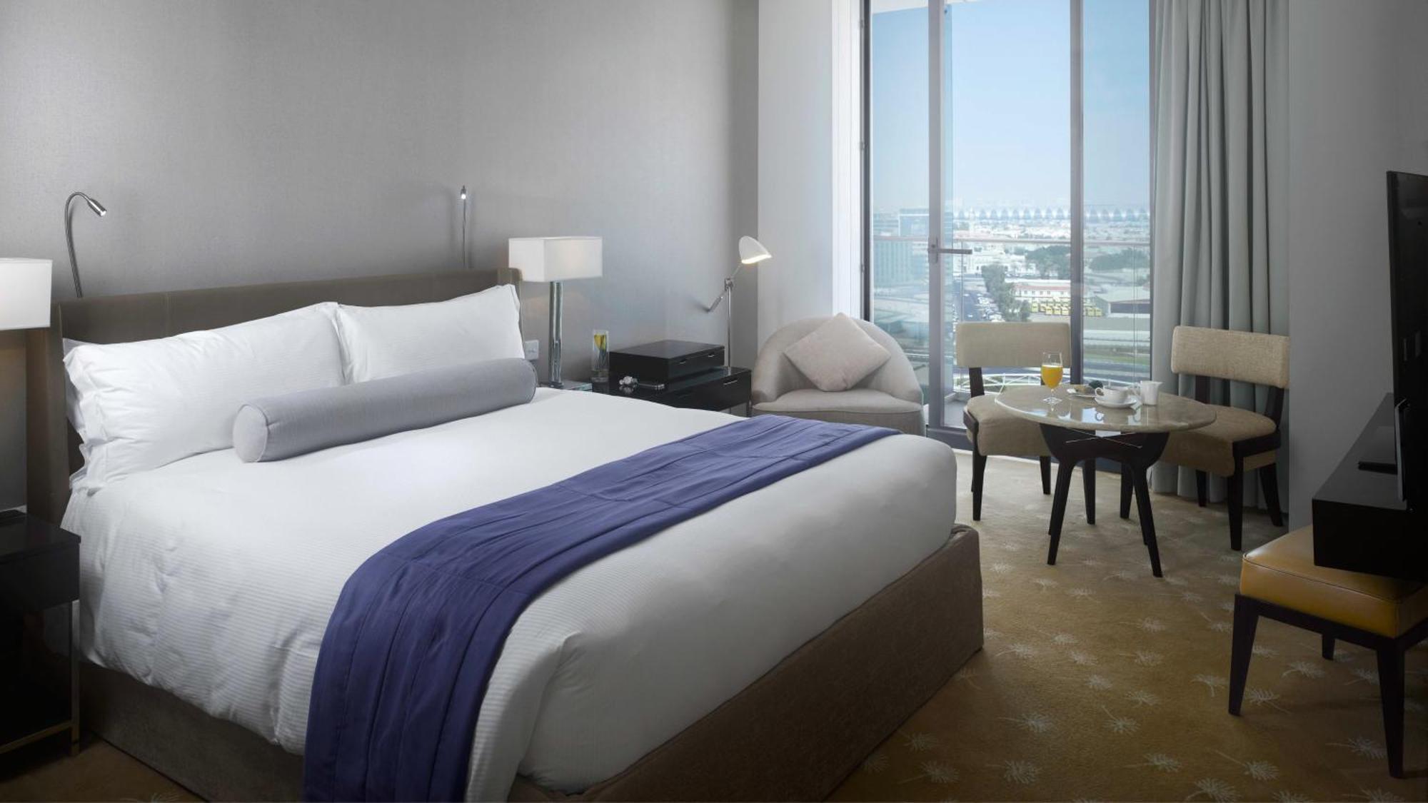 Intercontinental Residence Suites Dubai Festival City By Ihg Exteriör bild A guest room at the hotel