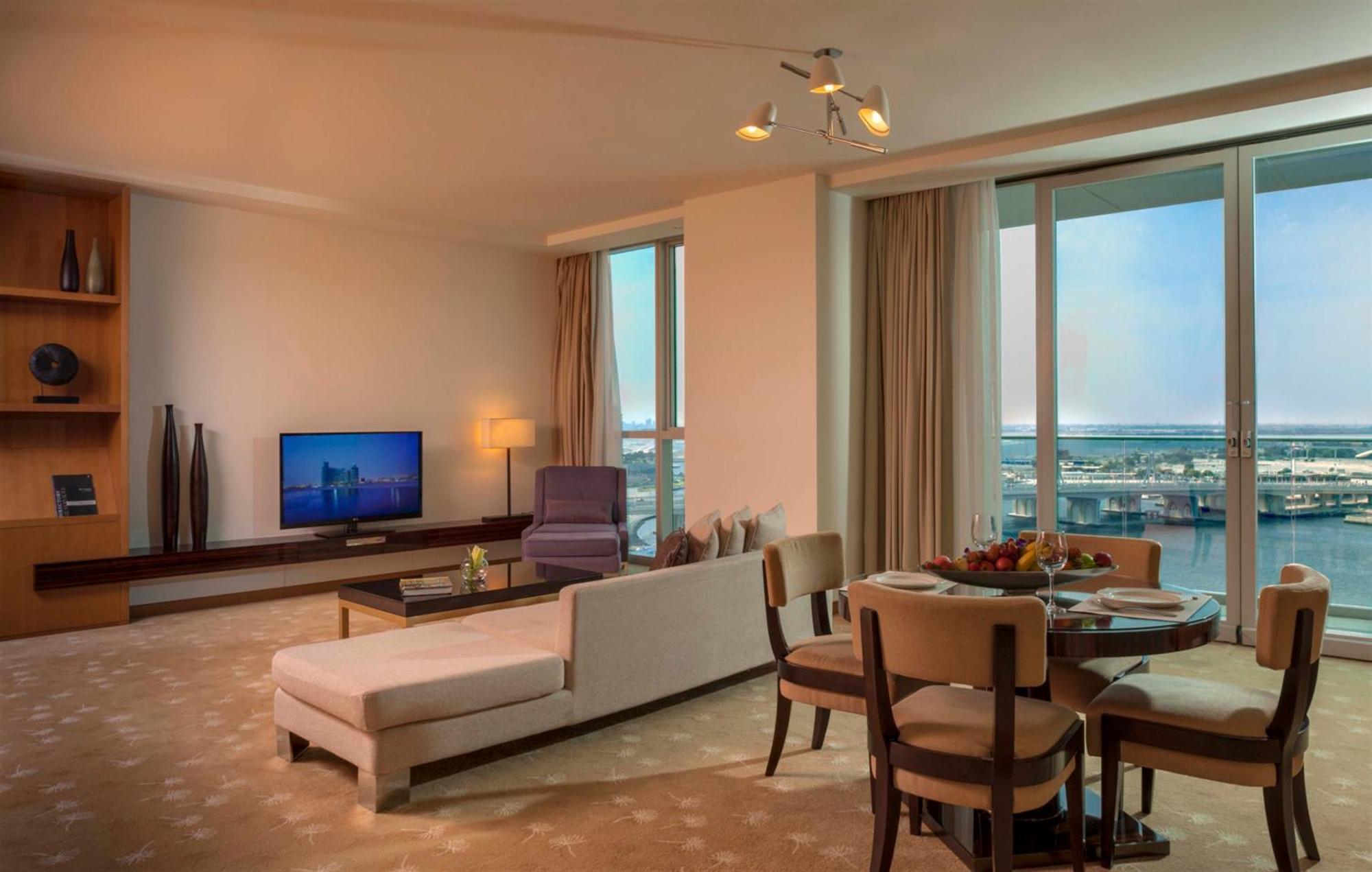 Intercontinental Residence Suites Dubai Festival City By Ihg Exteriör bild A suite at the hotel